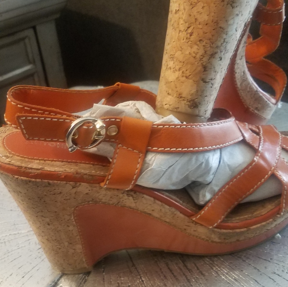 Shoes - Picture 2 of 5